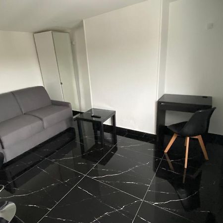 Bella Vita - Studio Tout Equipe - Tv Netflix - Centre Ville 100M- Gare 50M - Basilique 200M Lisieux Bagian luar foto