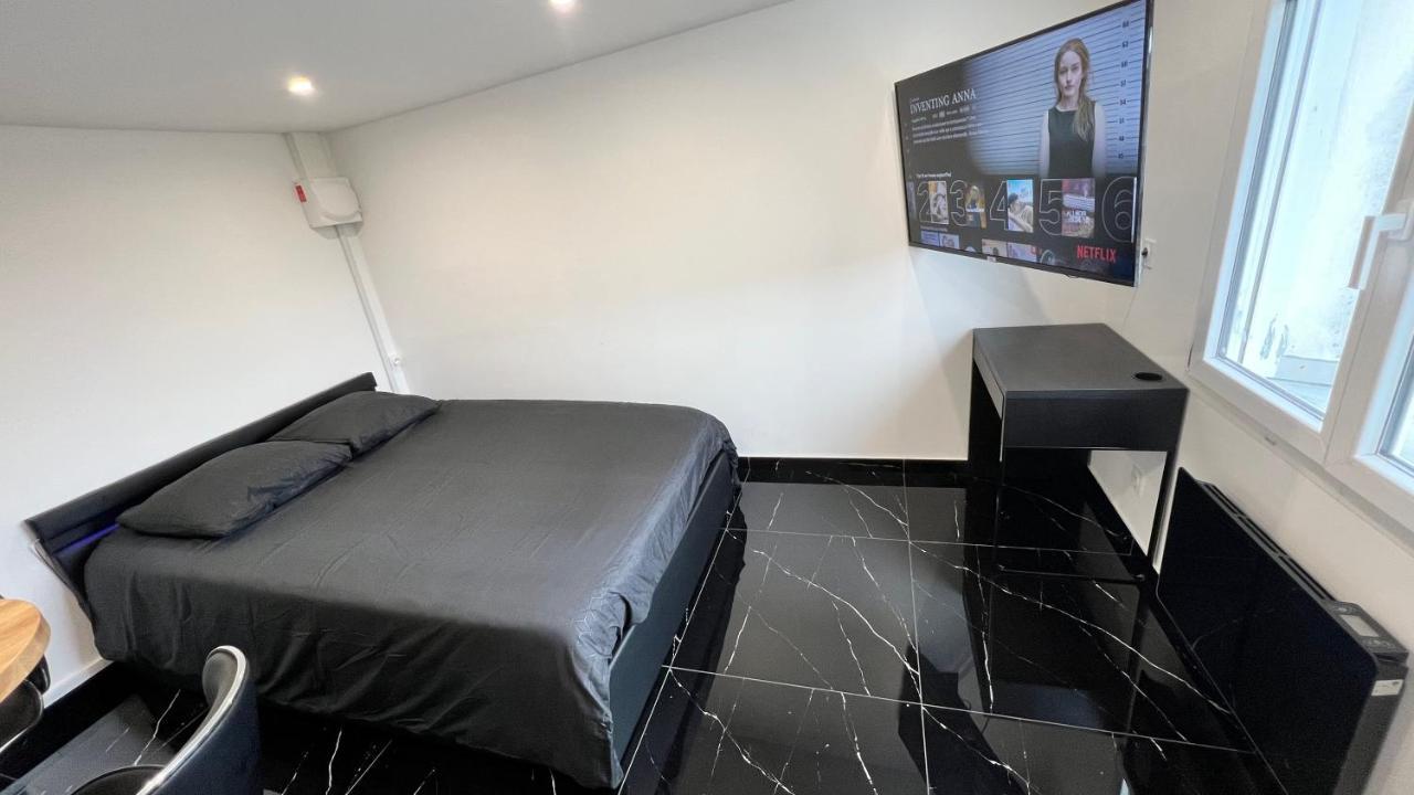 Bella Vita - Studio Tout Equipe - Tv Netflix - Centre Ville 100M- Gare 50M - Basilique 200M Lisieux Bagian luar foto